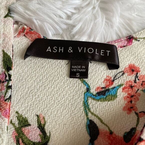 Ash & Violet Floral Shorts Romper Womens Size Small Lightweight Lined Stretchy - Picture 8 of 9